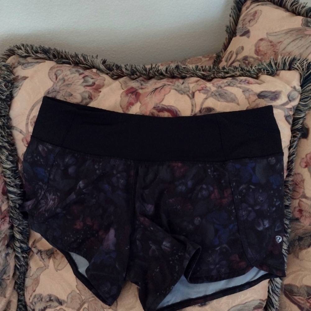 Lululemon shorts sz 8 logo purple orange flowers